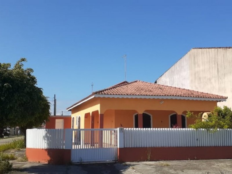 OTIMA CASA COM PISCINA EM AVENIDA PRINCIPAL,,, ESTUDA PROPOSTA
