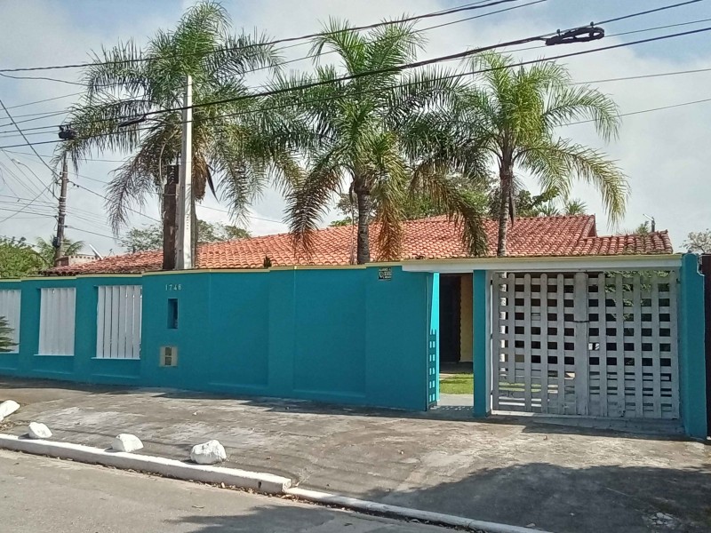 CASA GRANDE COM  COM PISCINA E EDICULA